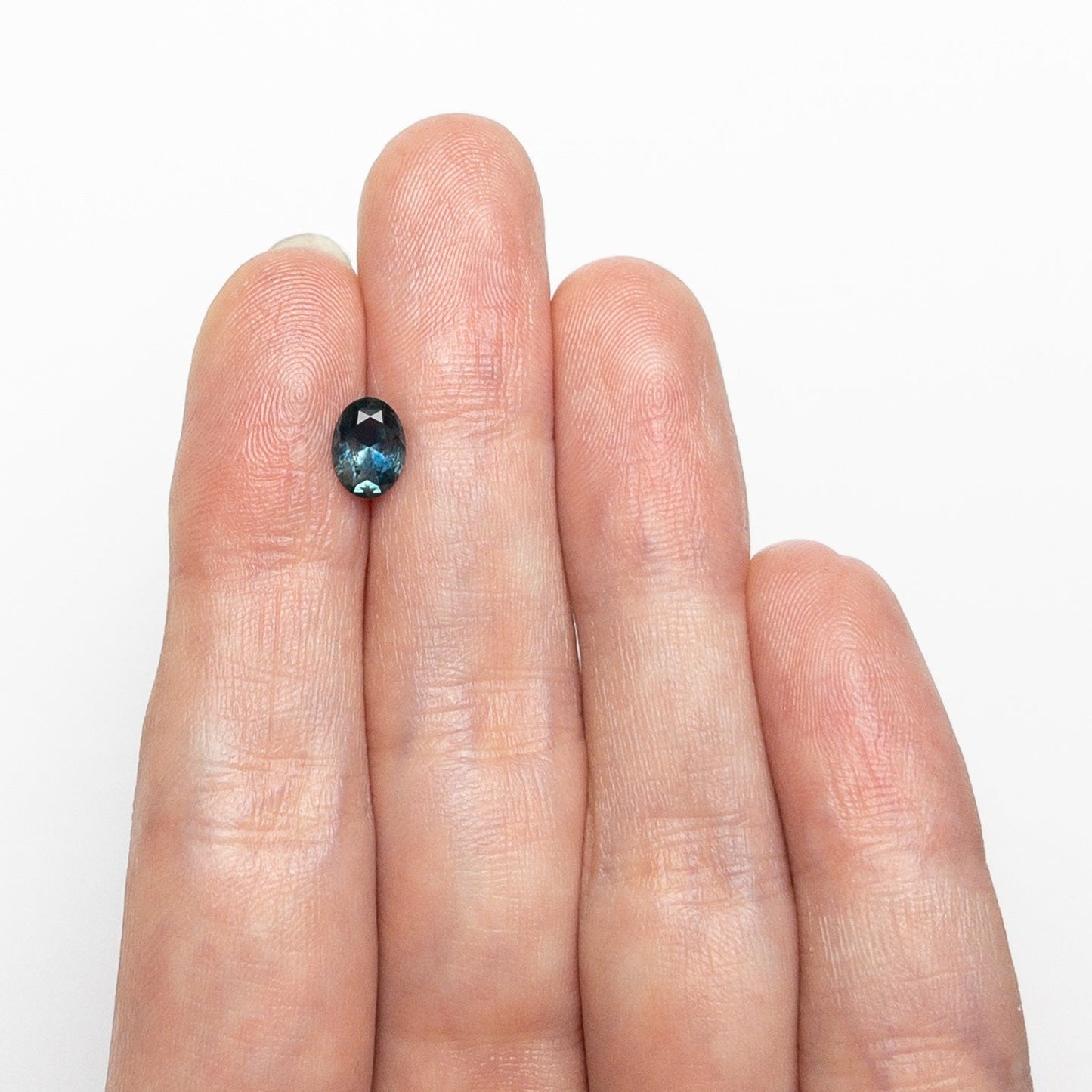 0.94ct 6.99x5.09x3.48mm Oval Brilliant Sapphire 26527-18