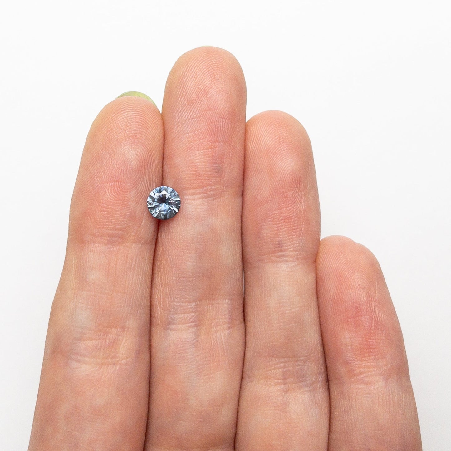 0.65ct 5.23x5.21x3.26mm Round Brilliant Sapphire 26556-29