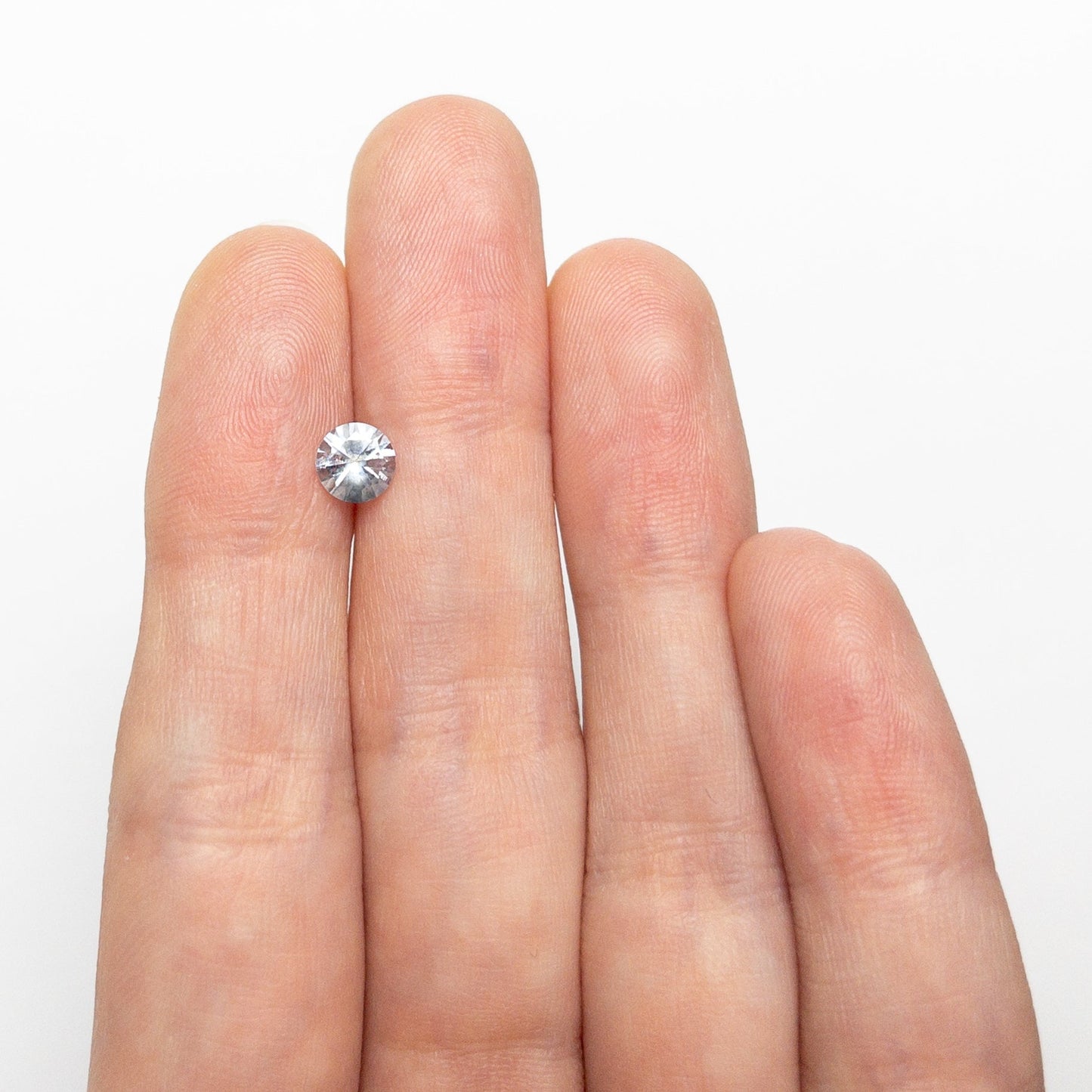 0.69ct 5.33x5.31x3.40mm Round Brilliant Sapphire 26766-12