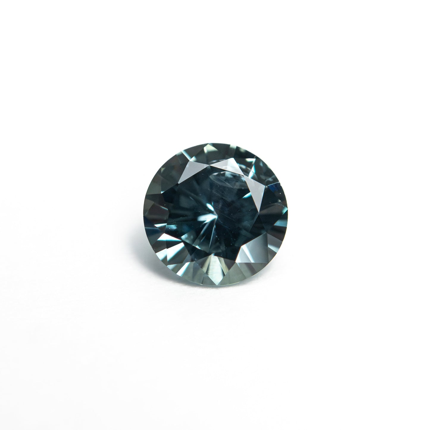 0.75ct 5.54x5.53x3.42mm Round Brilliant Sapphire 26134-13