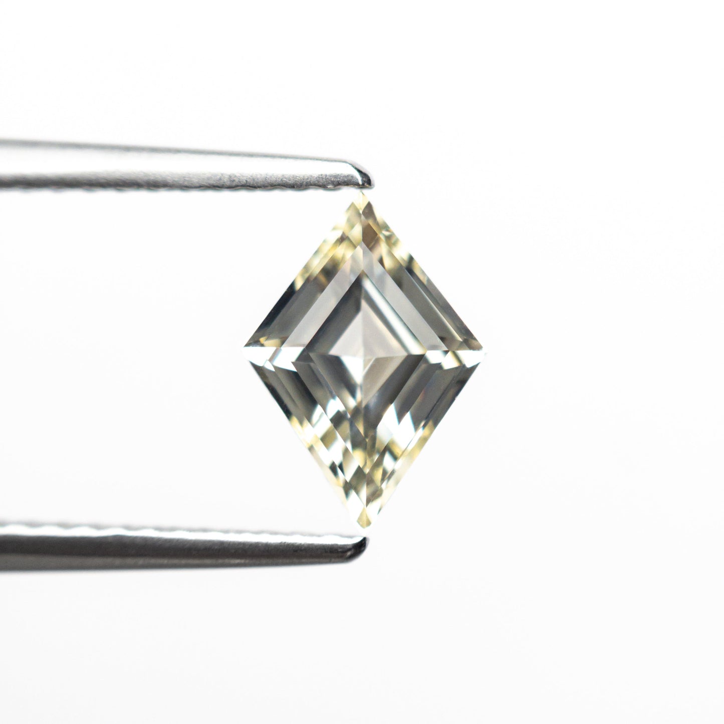 1.09ct 8.89x6.32x3.60mm Lozenge Step Cut Sapphire 26439-01
