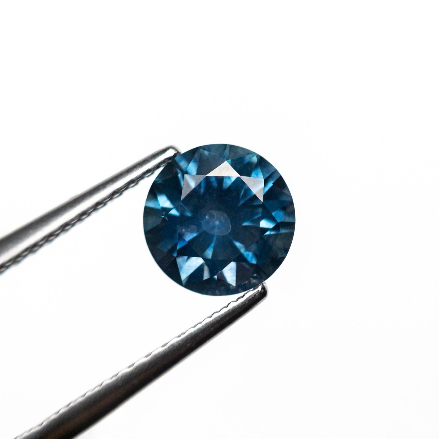 1.42ct 6.73x6.70x4.42mm Round Brilliant Sapphire 26524-10
