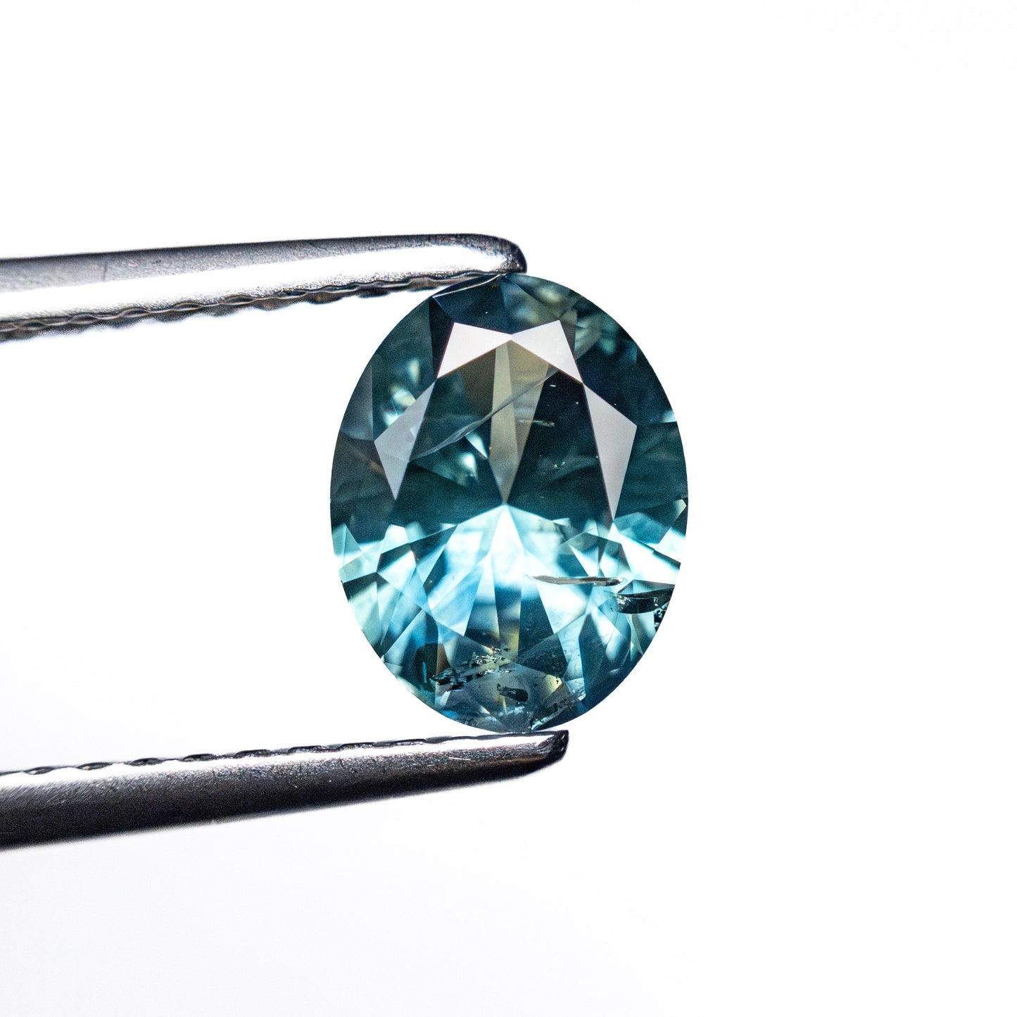 1.26ct 7.55x5.88x3.82mm Oval Brilliant Sapphire 26527-05