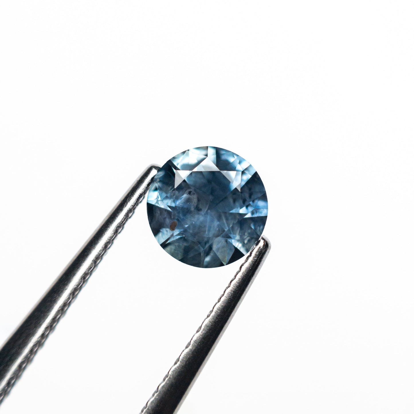 0.74ct 5.45x5.41x3.48mm Round Brilliant Sapphire 26556-19
