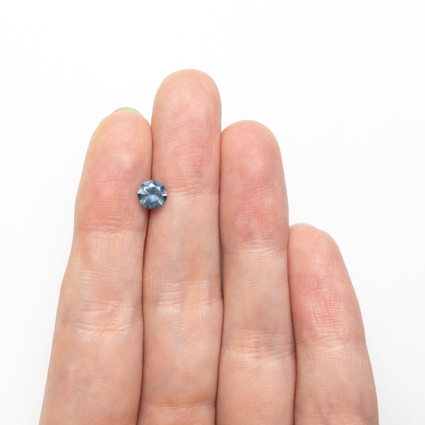 0.74ct 5.45x5.41x3.48mm Round Brilliant Sapphire 26556-19