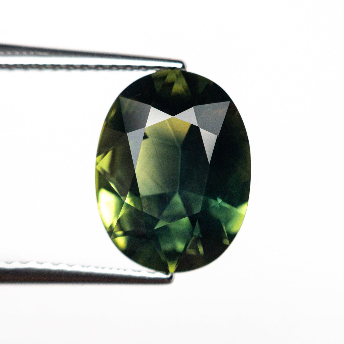 4.24ct 11.84x9.07x5.14mm Oval Brilliant Sapphire 26624-02