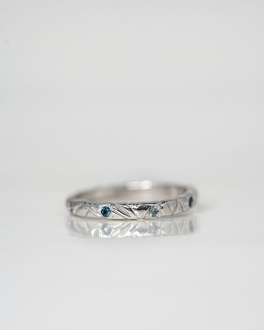 Blue Sapphire Willow Band set in 14k white gold