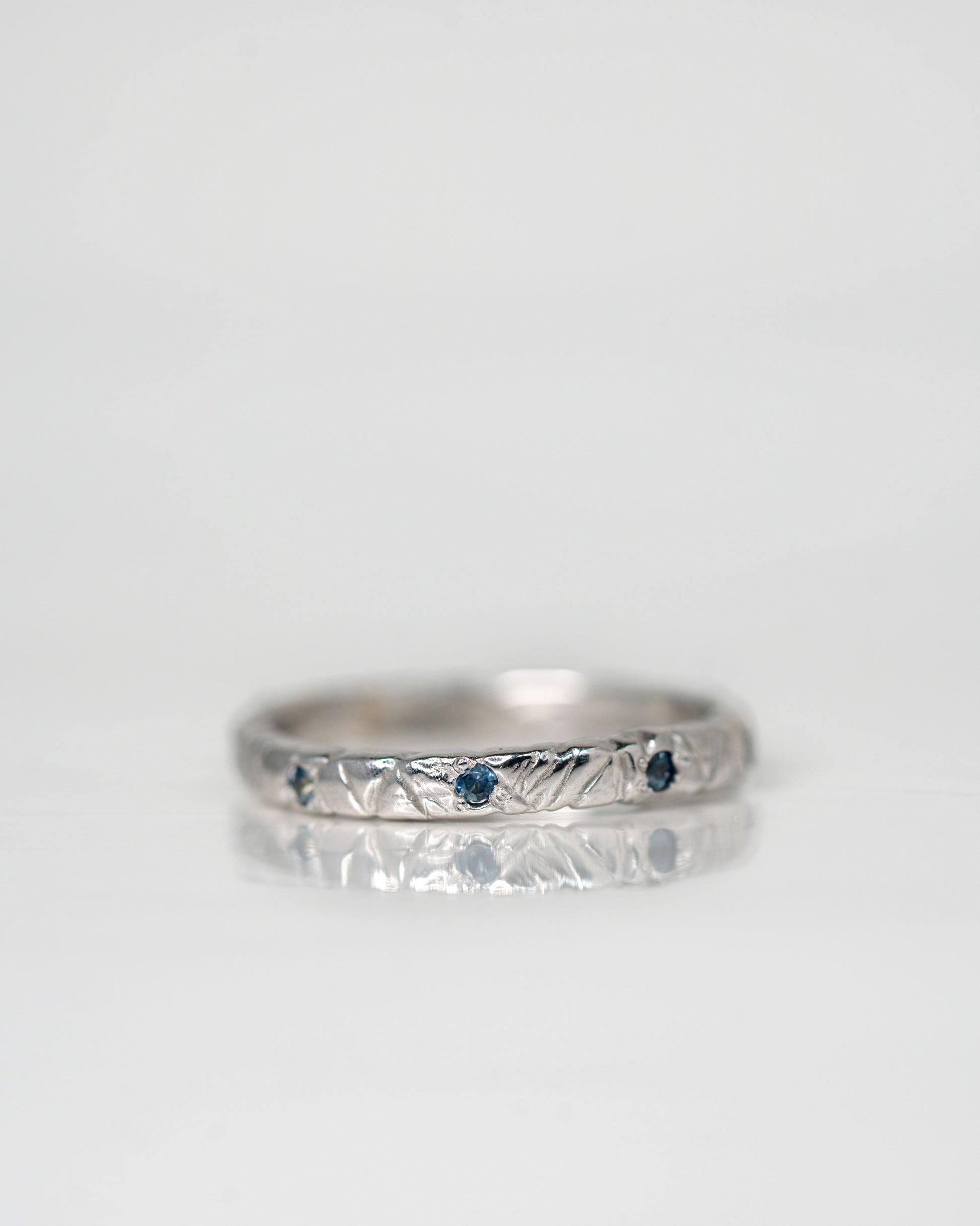 Blue Sapphire Willow Band set in 14k white gold