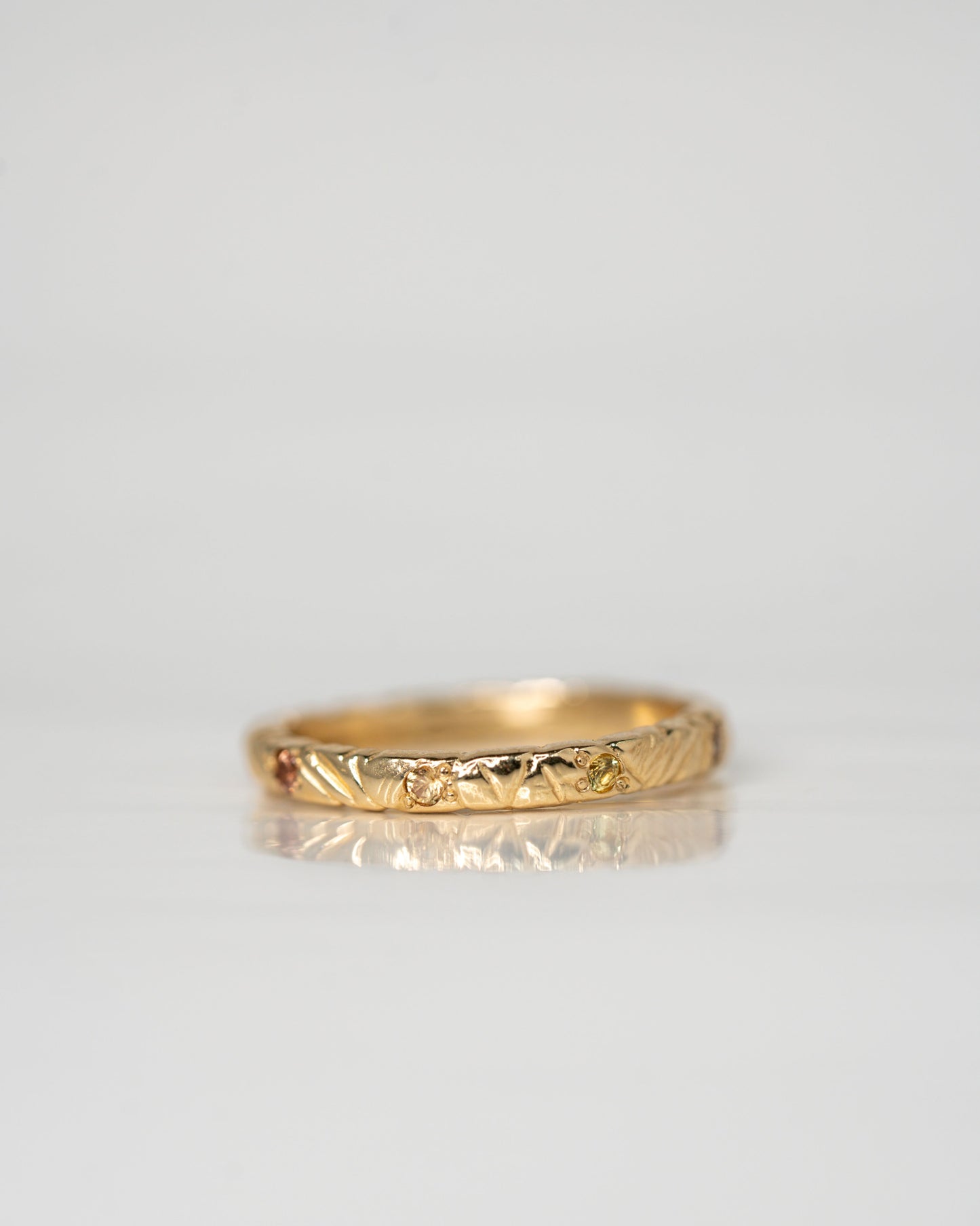 Citrus Sapphire Willow Band: Yellow Gold / Size 6