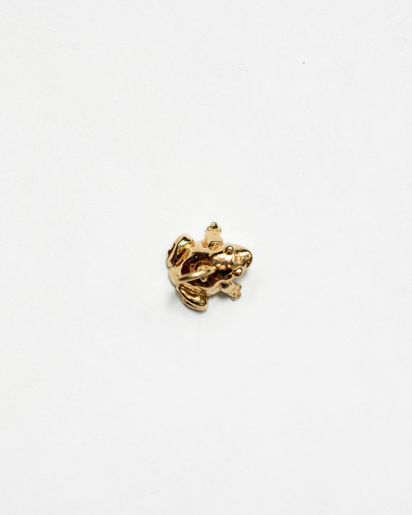 Frog charm in 14k yellow gold